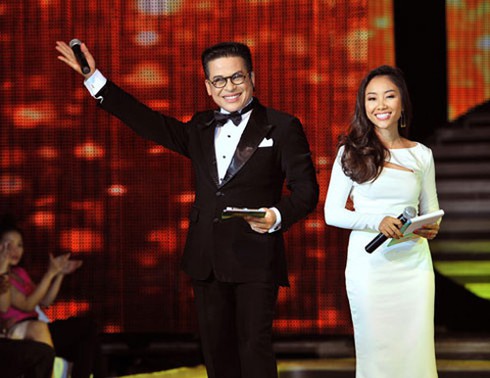 Vì sao diễn viên đắt show làm MC?