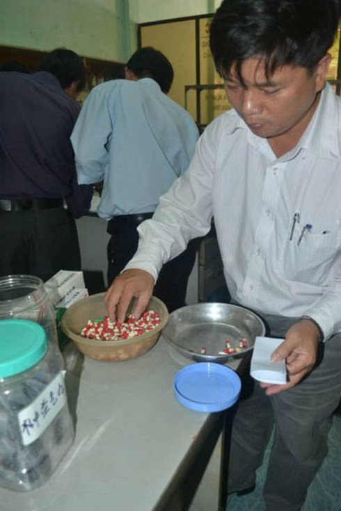 Phòng khám đông y Trung Quốc dùng thuốc 'đểu'