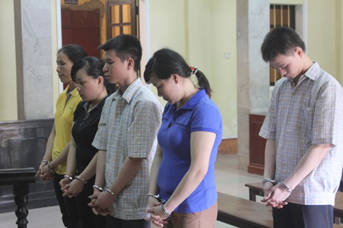 Hai dì cháu rủ nhau đi buôn người