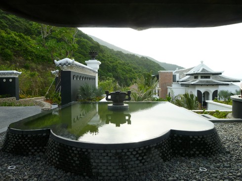 Từ `kiệt tác resort` nhìn rừng nguyên sinh Sơn Trà bị tàn phá