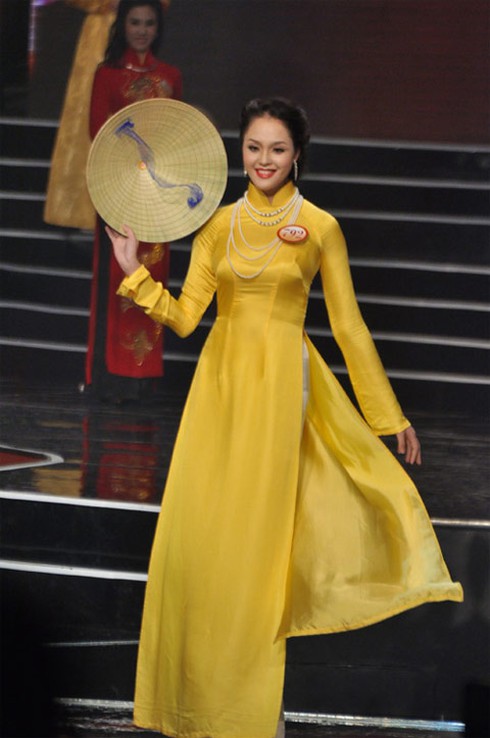 Đặng Thu Thảo đăng quang ngôi Hoa hậu Việt Nam 2012