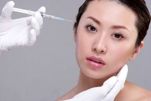 Botox: Trẻ chốc lát, già triền miên