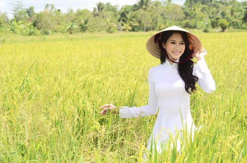 Tân Hoa hậu Việt Nam: 'Em không dễ bị cám dỗ '