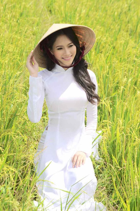 Tân Hoa hậu Việt Nam: 'Em không dễ bị cám dỗ '