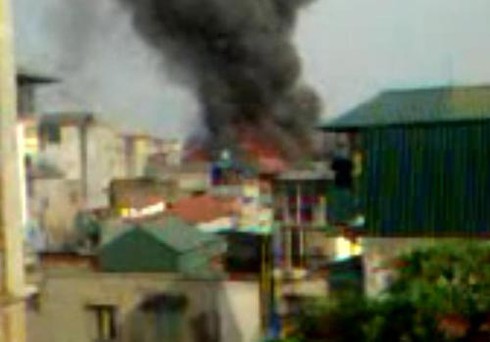 Hà Nội: Cháy lớn tại khu dân cư ở Hàm Tử Quan