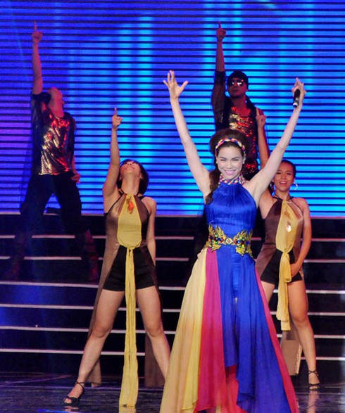 Hồ Ngọc Hà khuấy động sân khấu Hoa hậu Việt Nam