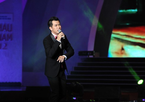 Hồ Ngọc Hà khuấy động sân khấu Hoa hậu Việt Nam