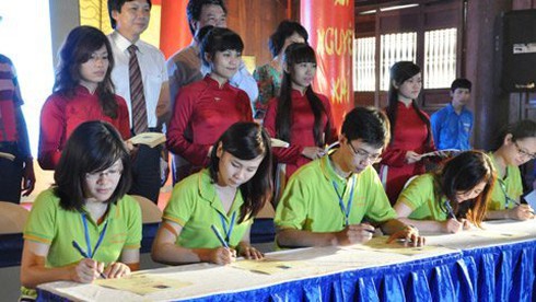 Vẻ đẹp của các nữ thủ khoa xuất sắc 2012