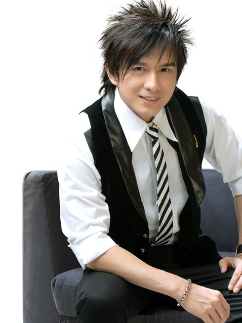 Đan Trường thót tim vì máy bay bị nghi khủng bố