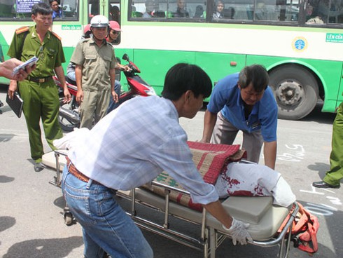 Trần ai nghề nhặt xác: Ngược xuôi giúp người dưng