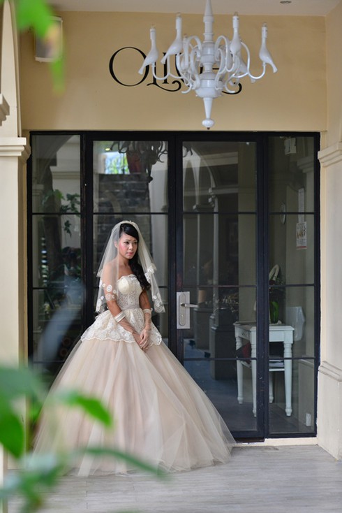 Đinh Y Nhung kể chuyện đóng 'cảnh nóng' trước mặt chồng