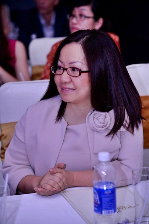 'Showbiz không phải toàn nhà cửa, xe cộ sang trọng'