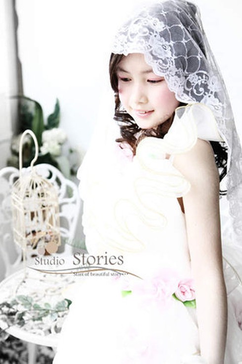 Mẫu nhí 11 tuổi người Nhật gây sốt trên mạng