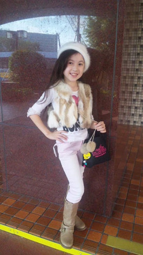 Mẫu nhí 11 tuổi người Nhật gây sốt trên mạng