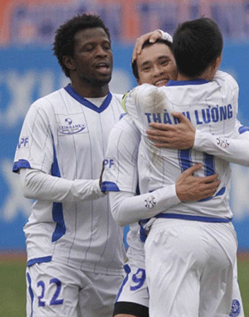 Đội bóng của bầu Kiên đã trả hết nợ cho Công Vinh, Thành Lương