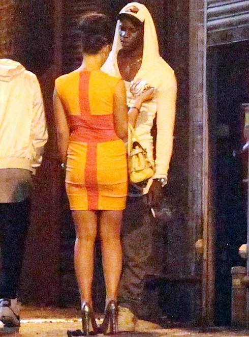 Balotelli dùng siêu xe làm mồi câu gái