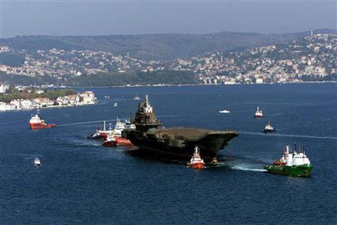 Tàu sân bay của Trung Quốc chỉ là `hữu danh vô thực`