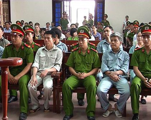 Phúc thẩm vụ Vinashin: Bị cáo Trịnh Thị Hậu bật khóc tại tòa