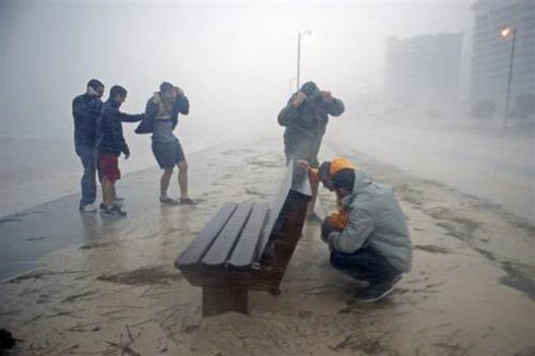 So sánh mức độ tàn phá của siêu bão Isaac và Katrina