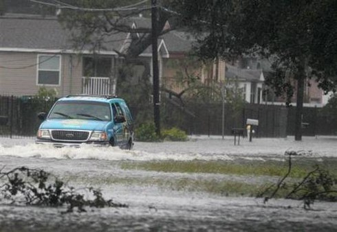 So sánh mức độ tàn phá của siêu bão Isaac và Katrina