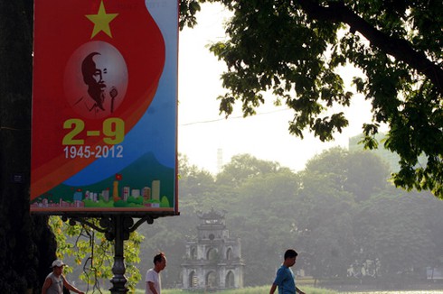 Hình ảnh Hà Nội rực rỡ cờ hoa chào Quốc Khánh