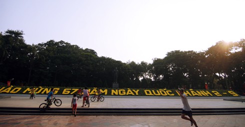 Hình ảnh Hà Nội rực rỡ cờ hoa chào Quốc Khánh