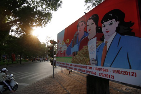 Hình ảnh Hà Nội rực rỡ cờ hoa chào Quốc Khánh