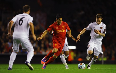 Liverpool, Newcastle lê bước vào vòng bảng Europa League