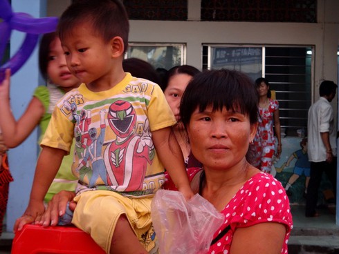 Bệnh nhi xúc động trong `Mang âm nhạc vào bệnh viện`