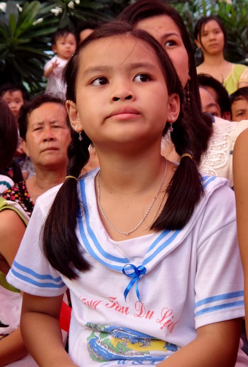 Bệnh nhi xúc động trong `Mang âm nhạc vào bệnh viện`