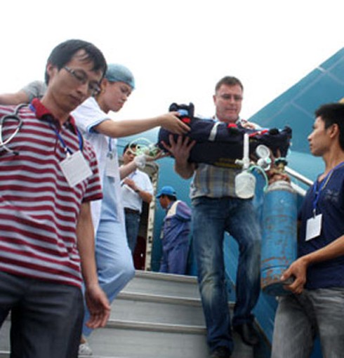 Máy bay hạ cánh khẩn cấp tại Tân Sơn Nhất để chăm sóc bé trai chào đời