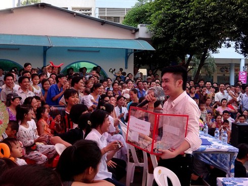 Bệnh nhi xúc động trong `Mang âm nhạc vào bệnh viện`