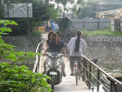 Thót tim qua chiếc cầu “nẩy”