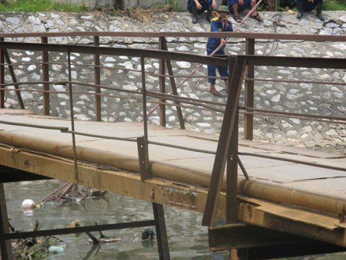 Thót tim qua chiếc cầu “nẩy”