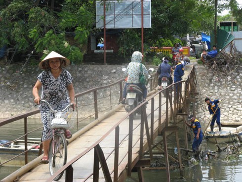 Thót tim qua chiếc cầu “nẩy”