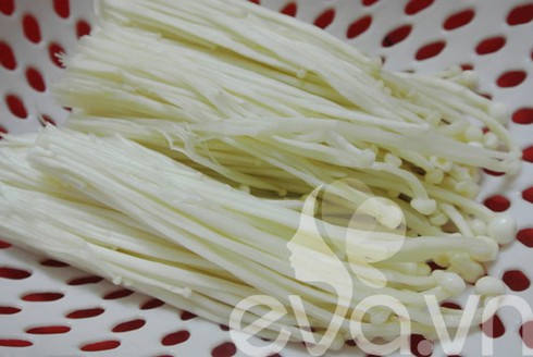 Làm thịt cuộn nấm đón ngày Quốc khánh