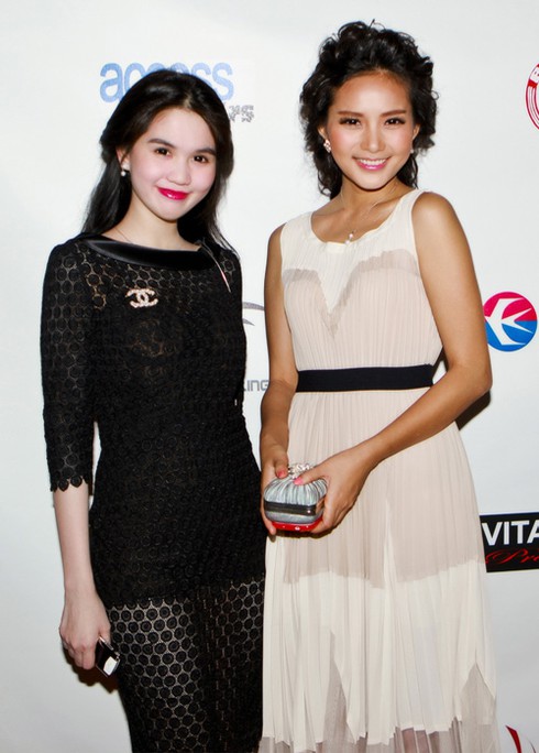 `Nữ hoàng nội y` Ngọc Trinh diện đầm đen dự tiệc ở Mỹ