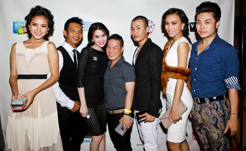 `Nữ hoàng nội y` Ngọc Trinh diện đầm đen dự tiệc ở Mỹ