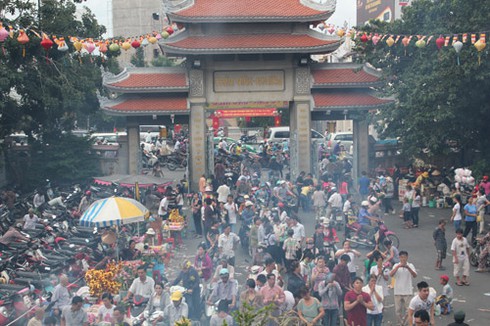 Thả chim phóng sinh ngày lễ Vu Lan