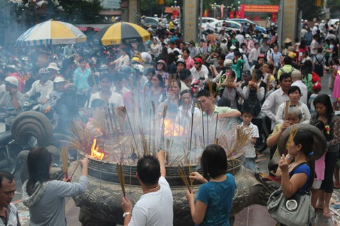 Thả chim phóng sinh ngày lễ Vu Lan