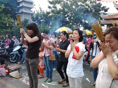 Thả chim phóng sinh ngày lễ Vu Lan