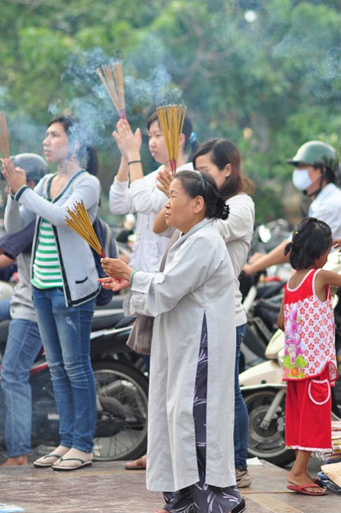 Thả chim phóng sinh ngày lễ Vu Lan