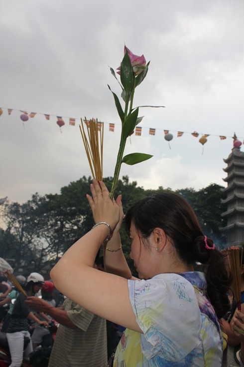 Thả chim phóng sinh ngày lễ Vu Lan