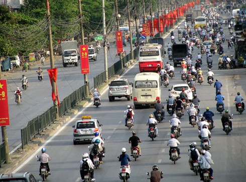 Hàng vạn người ồ ạt rời Thủ đô