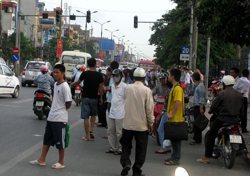 Hàng vạn người ồ ạt rời Thủ đô