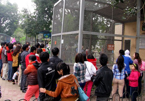 Khu vui chơi đông nghẹt ngày nghỉ lễ