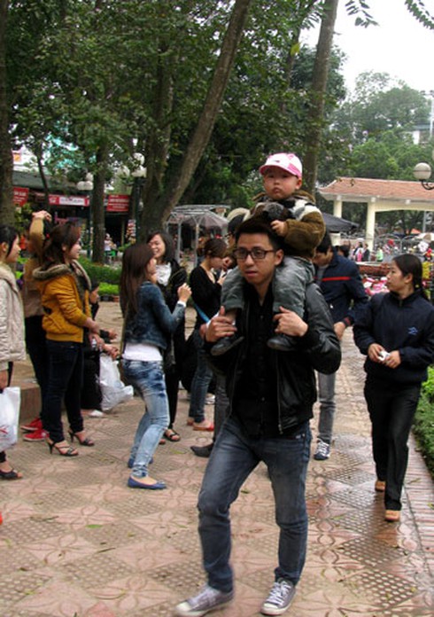 Khu vui chơi đông nghẹt ngày nghỉ lễ