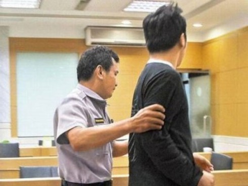 Thiếu gia cưỡng bức 60 nghệ sĩ đối mặt bản án 30 năm tù