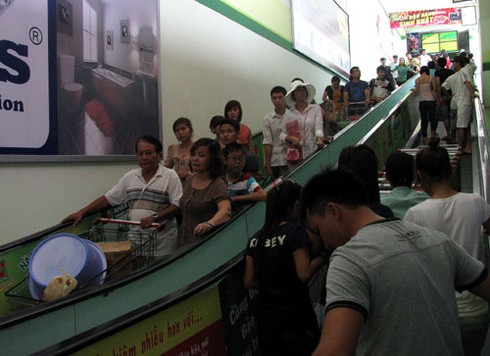 Khu vui chơi đông nghẹt ngày nghỉ lễ