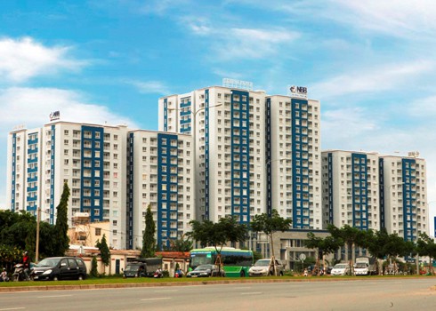 Bất động sản 'nóng' vì bán tháo, đòi nợ